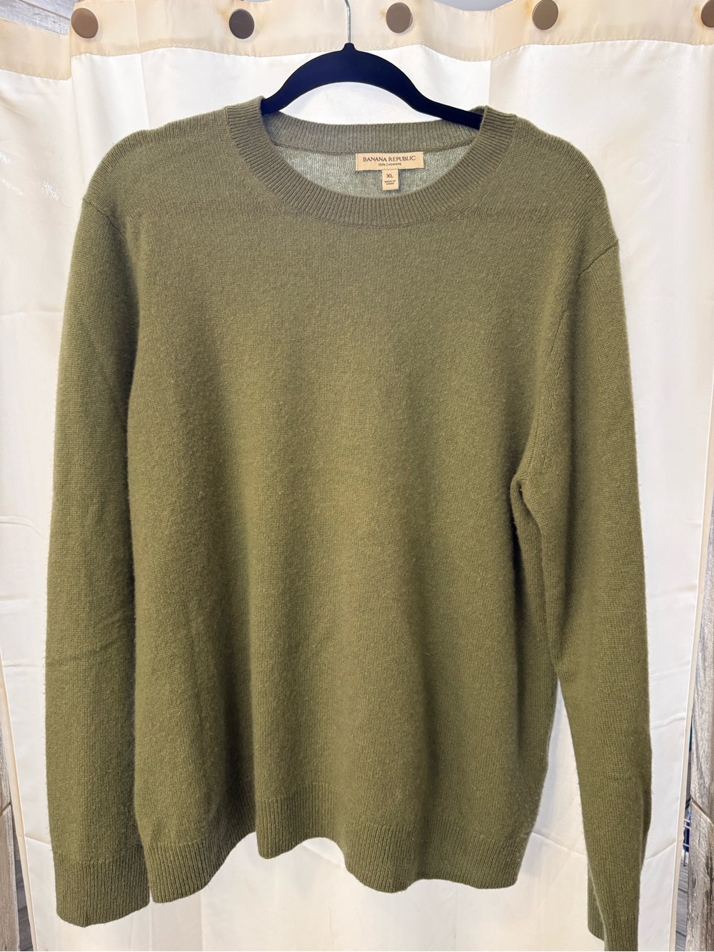 Banana Republic Cashmere Crewneck Sweater in Olive Green